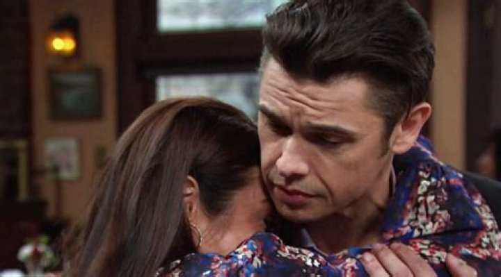 Brady And Gwen Fume As Xander Shacks Up With Chloe