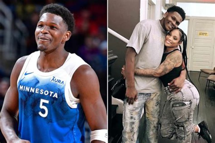 Damyean Dotson, Biography, wiki, salary, net worth, contract, market worth, NBA, Personal life, relationship, girlfriend, married, age, family