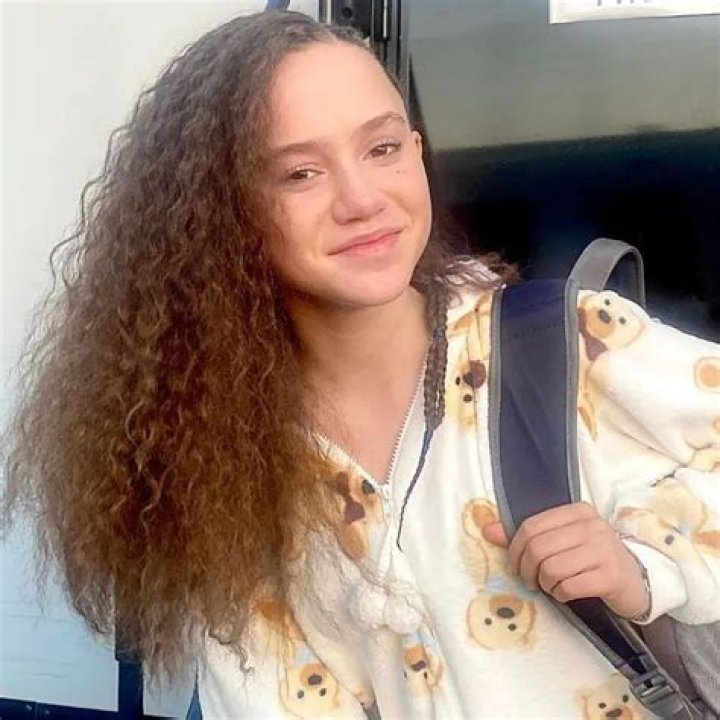 Daughter Of Liza In Pain Hustlers: Meet Cast Chloe Coleman!