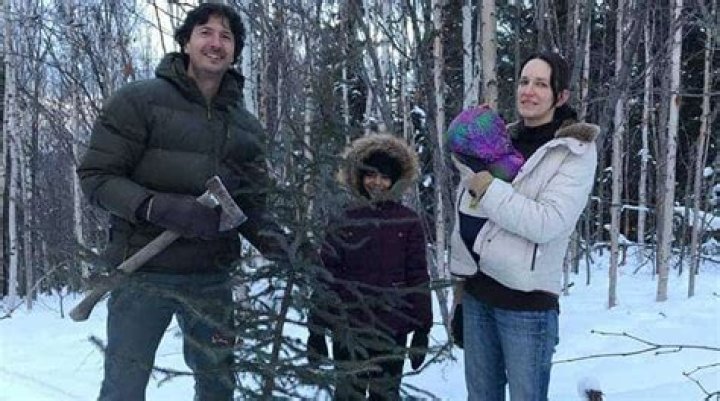 Glenn Villeneuve wiki-bio, age, net worth, married, wife, children, lifestyle, know about this Alaskan hunter.