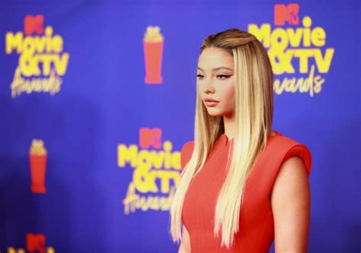 Madelyn Cline Joins Cast Of “Knives Out 2” – Celeb Secrets