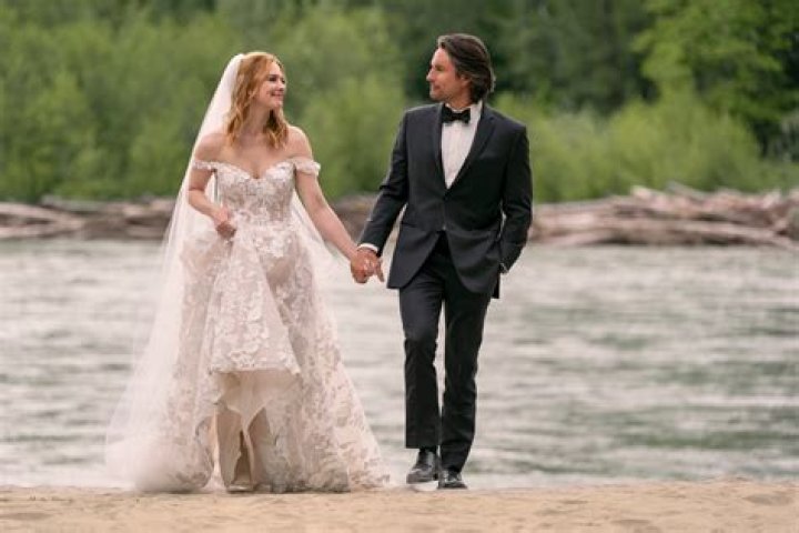 Martin Henderson | Wife, Net Worth, Helen Randag, Jack Sheridan, Virgin River, Girlfriend, Married, Dating, Relationship, Movies, The Ring