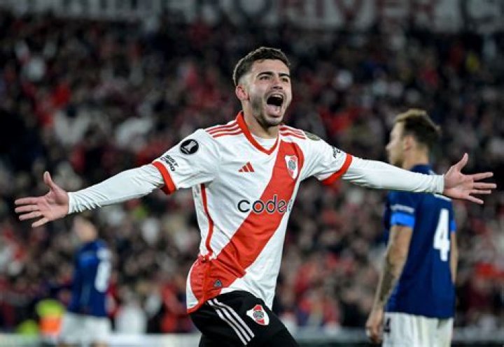 River Plate Winger Santiago Simon's Girlfriend, Salary, Net Worth, Parents, Stats, Wiki, Transfermrkt, Market Value, FIFA 22