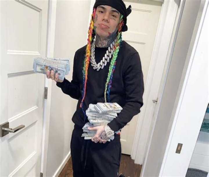 Tekashi 69 – Celeb Secrets