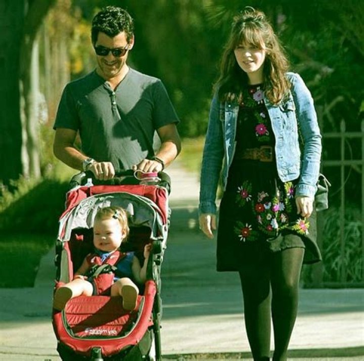 Zooey Deschanel Husband and Kids. Know Her Net Worth and Family
